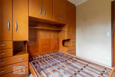 Quarto 2 de apartamento para alugar com 2 quartos, 50m² em Vila Carmosina, São Paulo