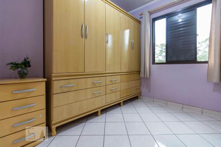 Quarto 1 de apartamento para alugar com 2 quartos, 50m² em Vila Carmosina, São Paulo