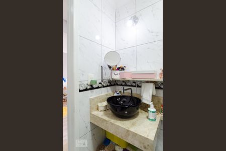 Apartamento à venda com 70m², 2 quartos e 1 vaga Apartamento à venda com 70m², 2 quartos e 1 vagaBanheiro