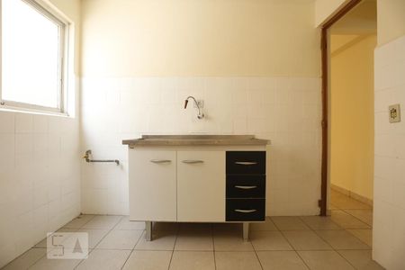 Cozinha de apartamento para alugar com 2 quartos, 60m² em República, São Paulo