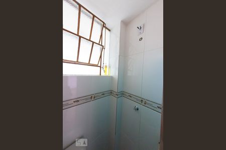 Banheiro de apartamento para alugar com 2 quartos, 60m² em Cristal, Porto Alegre