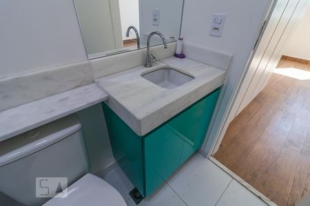 Detalhe do Banheiro de kitnet/studio para alugar com 1 quarto, 26m² em Bethaville I, Barueri