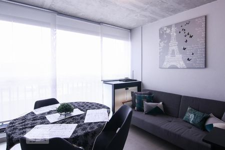 Varanda de kitnet/studio para alugar com 1 quarto, 29m² em Bom Retiro, São Paulo