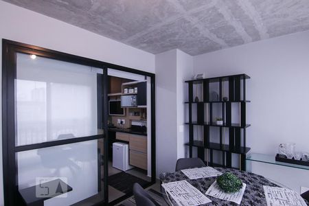 Varanda de kitnet/studio para alugar com 1 quarto, 29m² em Bom Retiro, São Paulo