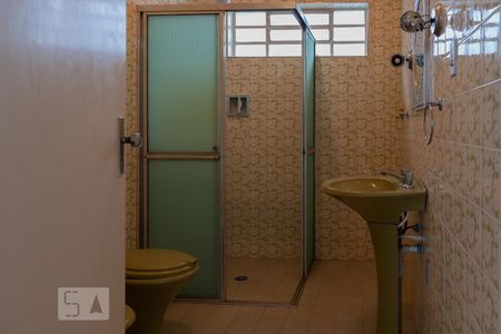 Banheiro de casa à venda com 3 quartos, 221m² em Campo Belo, São Paulo