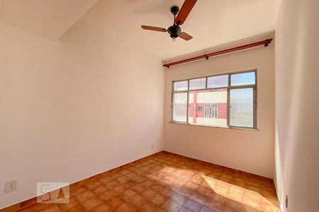 Quarto 1 de apartamento para alugar com 3 quartos, 70m² em Ramos, Rio de Janeiro