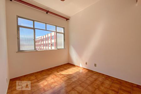 Quarto 1 de apartamento para alugar com 3 quartos, 70m² em Ramos, Rio de Janeiro