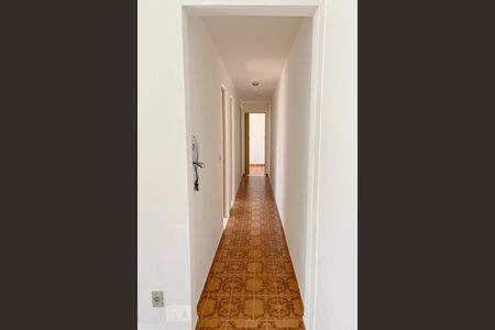 Corredor de apartamento para alugar com 3 quartos, 70m² em Ramos, Rio de Janeiro