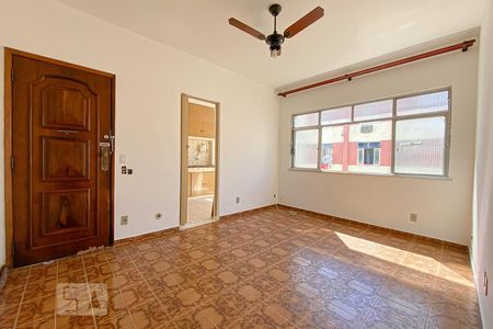 Sala de apartamento para alugar com 3 quartos, 70m² em Ramos, Rio de Janeiro