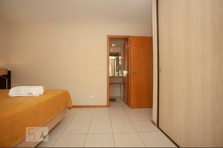 Suíte de apartamento para alugar com 1 quarto, 50m² em Centro, Curitiba