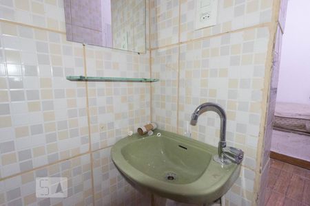 Banheiro de kitnet/studio para alugar com 1 quarto, 12m² em Imirim, São Paulo