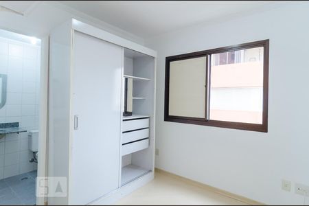 Suíte de apartamento para alugar com 2 quartos, 54m² em Vila Guarani, São Paulo