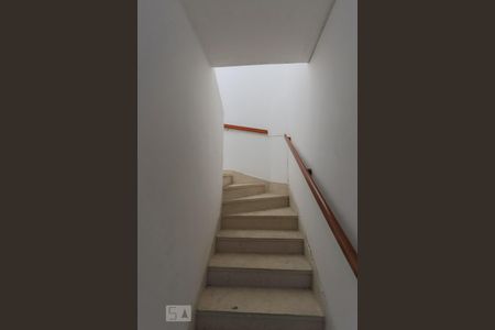 Escada de casa à venda com 3 quartos, 206m² em Jardim do Mar, São Bernardo do Campo