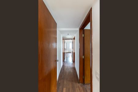 Corredor de apartamento à venda com 3 quartos, 130m² em Santa Cecília, São Paulo