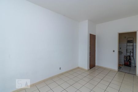Sala de apartamento à venda com 2 quartos, 70m² em Heliópolis, Belo Horizonte