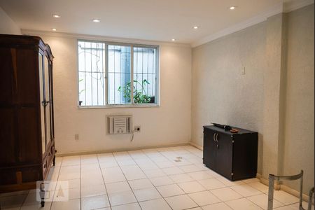 Sala de apartamento para alugar com 2 quartos, 68m² em Copacabana, Rio de Janeiro