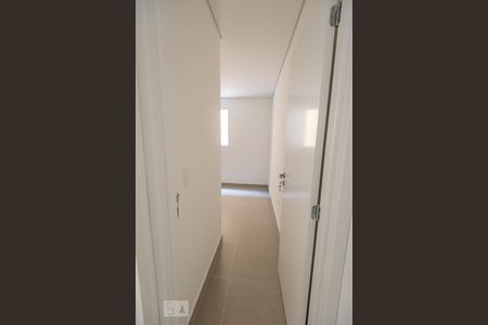 Corredor suite de apartamento para alugar com 2 quartos, 58m² em Vila Guiomar, Santo André
