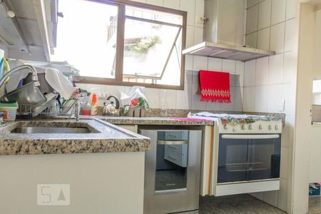 Cozinha de apartamento à venda com 4 quartos, 169m² em Vila Suzana, São Paulo