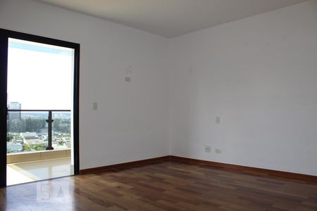 Quarto 1 com suíte, sacada e closet de apartamento à venda com 4 quartos, 296m² em Alphaville Industrial, Barueri