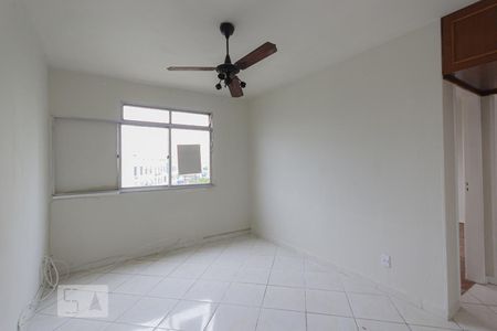 Sala de apartamento para alugar com 2 quartos, 46m² em Taquara, Rio de Janeiro