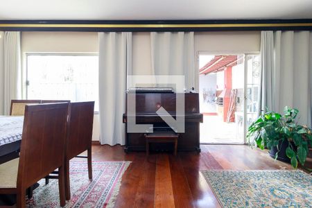 Sala de casa à venda com 4 quartos, 269m² em Chácara Monte Alegre, São Paulo