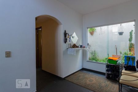 Hall de casa para alugar com 3 quartos, 269m² em Chácara Monte Alegre, São Paulo
