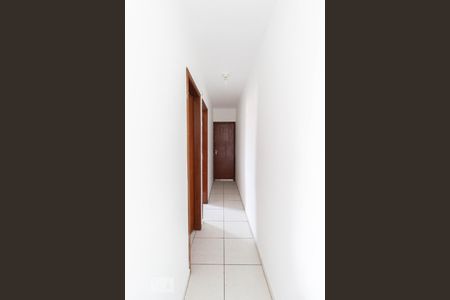 Corredor de casa de condomínio para alugar com 2 quartos, 50m² em Vila Mangalot, São Paulo