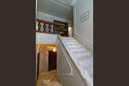 Escada  de casa para alugar com 4 quartos, 476m² em Laranjeiras, Rio de Janeiro