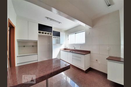 Cozinha de apartamento à venda com 4 quartos, 140m² em União , Belo Horizonte
