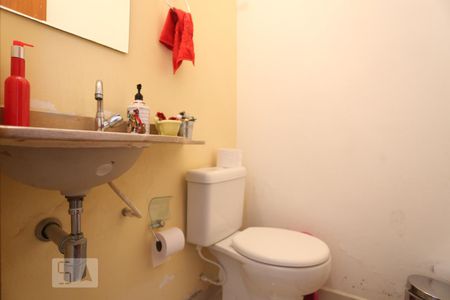 Lavabo de casa de condomínio à venda com 3 quartos, 140m² em Vila Gomes, São Paulo