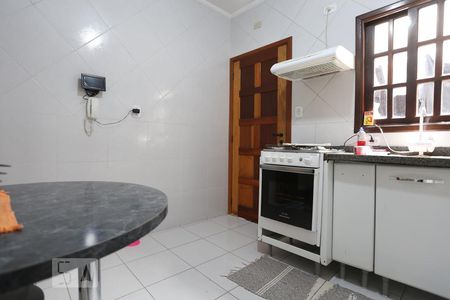 Cozinha de casa de condomínio à venda com 3 quartos, 140m² em Vila Gomes, São Paulo