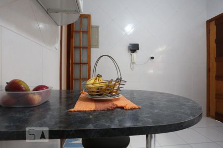 Cozinha de casa de condomínio à venda com 3 quartos, 140m² em Vila Gomes, São Paulo