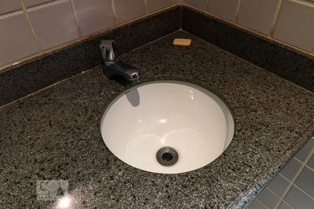 Lavabo de apartamento à venda com 5 quartos, 420m² em Recreio dos Bandeirantes, Rio de Janeiro