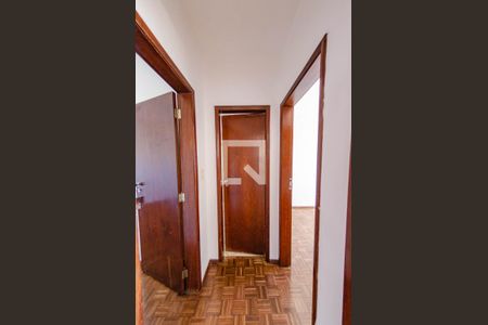 Corredor de apartamento para alugar com 2 quartos, 80m² em Alto Barroca, Belo Horizonte