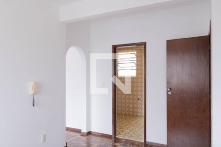 Sala 2 de apartamento para alugar com 2 quartos, 80m² em Alto Barroca, Belo Horizonte