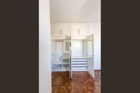 Quarto 1 de apartamento para alugar com 2 quartos, 80m² em Alto Barroca, Belo Horizonte