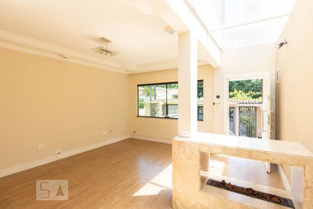 Sala de casa para alugar com 3 quartos, 350m² em Parque Sao Domingos, São Paulo