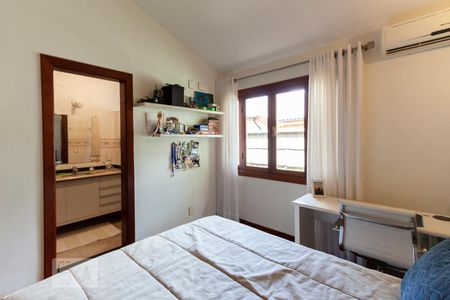 Casa de condomínio à venda com 400m², 4 quartos e 2 vagas Casa de condomínio à venda com 400m², 4 quartos e 2 vagasSuite 03