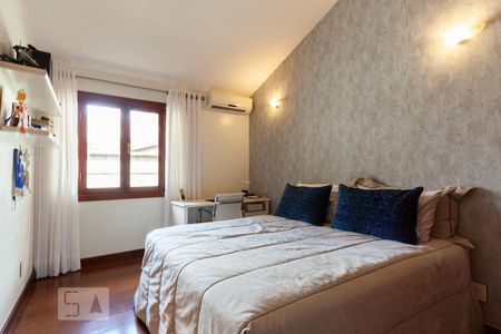 Casa de condomínio à venda com 400m², 4 quartos e 2 vagas Casa de condomínio à venda com 400m², 4 quartos e 2 vagassuite 03