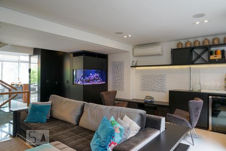 Sala de casa de condomínio para alugar com 3 quartos, 256m² em Vila Romana, São Paulo