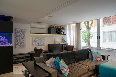 Sala de casa de condomínio para alugar com 3 quartos, 256m² em Vila Romana, São Paulo