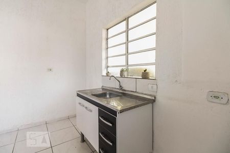 Cozinha  de casa para alugar com 2 quartos, 65m² em Vila Carrão, São Paulo