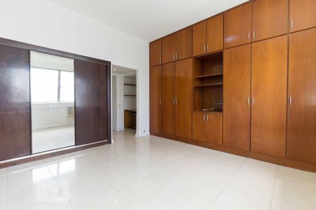 suíte  de apartamento à venda com 3 quartos, 130m² em Laranjeiras, Rio de Janeiro