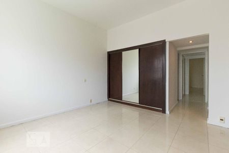 suíte  de apartamento à venda com 3 quartos, 130m² em Laranjeiras, Rio de Janeiro