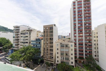 vista suíte  de apartamento à venda com 3 quartos, 130m² em Laranjeiras, Rio de Janeiro