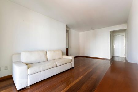 Apartamento à venda com 80m², 2 quartos e 3 vagasSala