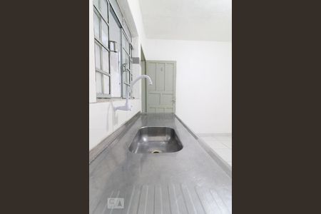 Sala/Cozinha de casa para alugar com 1 quarto, 35m² em Santo Antônio, Osasco