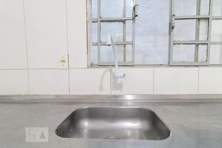 Sala/Cozinha de casa para alugar com 1 quarto, 35m² em Santo Antônio, Osasco