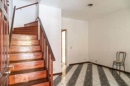 Sala de casa de condomínio para alugar com 2 quartos, 65m² em Vila Carmosina, São Paulo