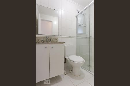 Banheiro de apartamento para alugar com 2 quartos, 75m² em Pinheiros, São Paulo